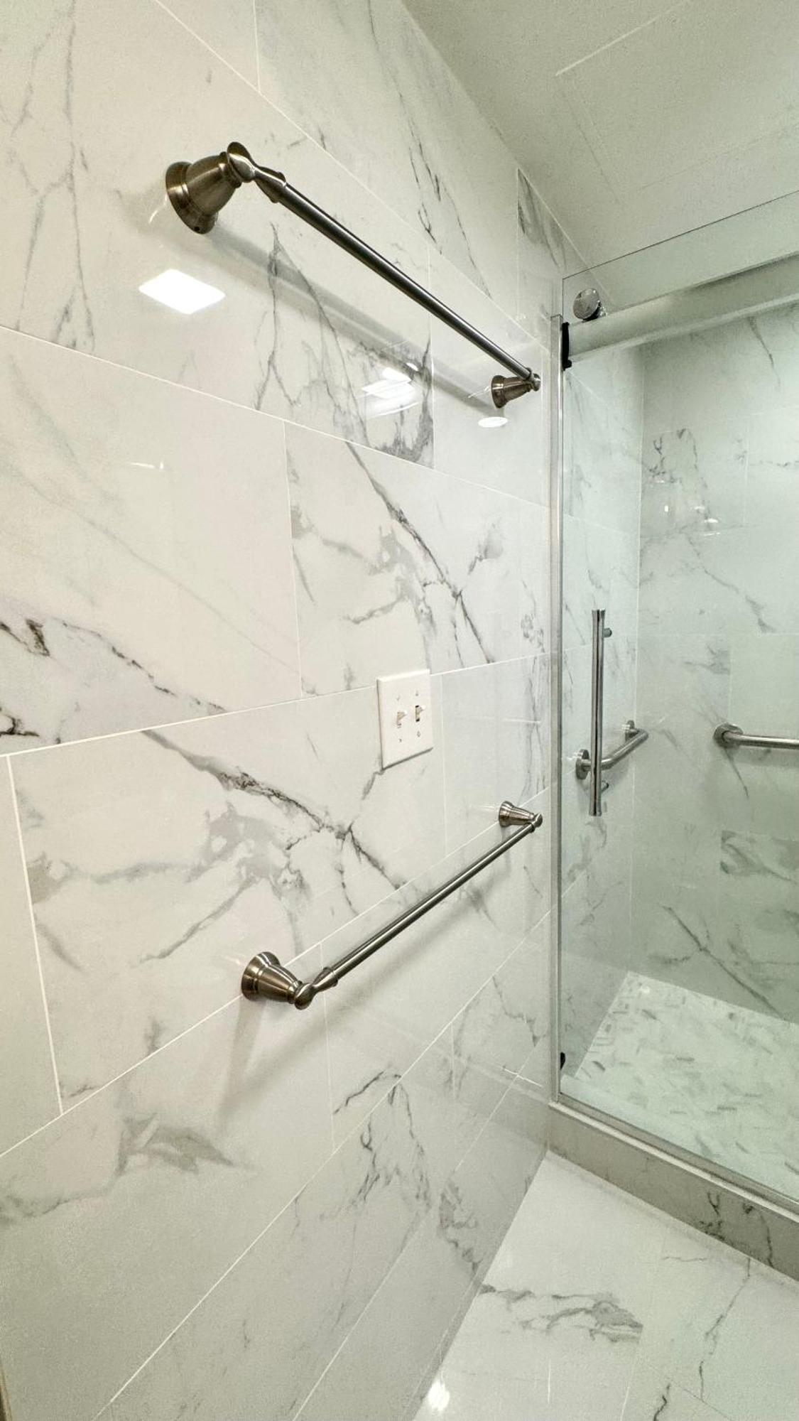 Free Parking, Pool, Sauna, Spa, Wifi, Bbq, Ac - Waikiki Banyan 호놀룰루 외부 사진
